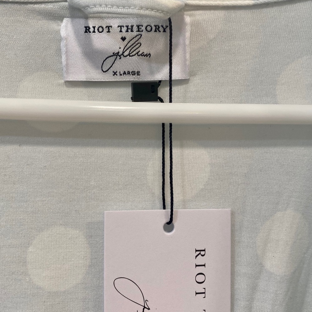 Riot Theory Jilly Robe - Picture 5 of 6